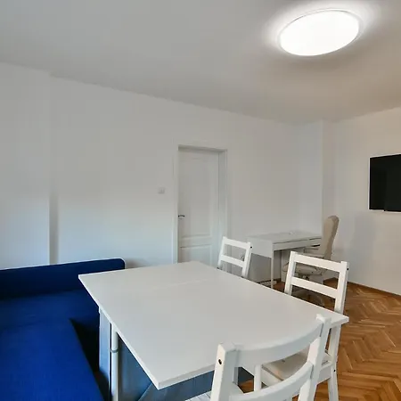 Апартамент Central 3 Bedroom Flat With Free Parking